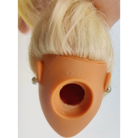 Barbie Head Replacement Doll Repair Replace Blonde Peach Highlights Blue Eyes - Picture 9 of 9
